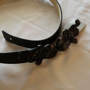 Chico's black leather adjustable belt size 2